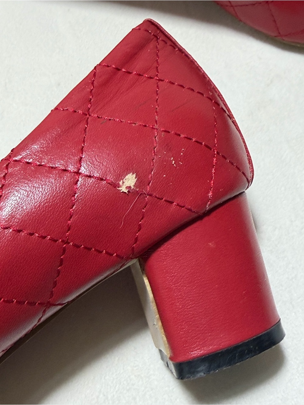 Tory Burch Carrie Red Quilted Leather Gold Cap Toe Block Heel Pump 41 / 10.5 - Picture 5 of 11